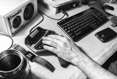 意甲媒体透露：米兰在冬季继续启动后防线的补强计划，目前已有三位目标人选